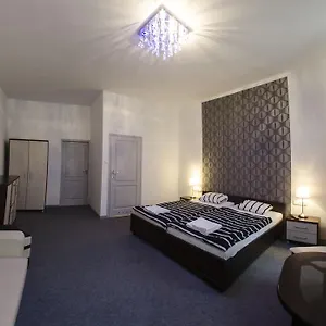 Brama Old Hostal